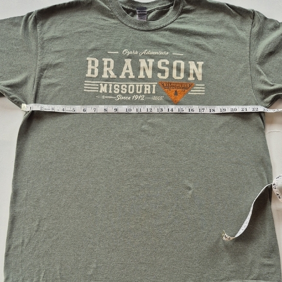 Gildan Green Short Sleeve Tee with Branson Print - Picture 5 of 6